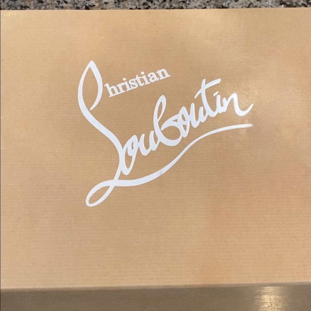 👠 Christian Louboutin ‘So Kate’ Pointed Toe Pump - Picture 11 of 11